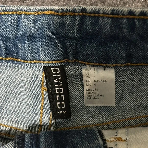 Divided | High Rise Jean Shorts - Picture 3 of 3